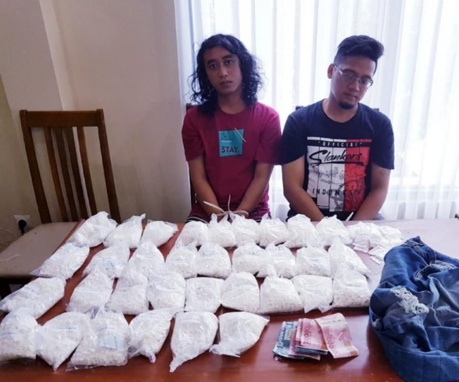 podiumnews.com-Polisi Amankan 33.000 Butir Pil Koplo dari Dua Pengedar di Denpasar